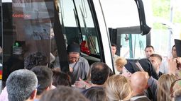 Los padres de las alumnas de El Tránsito acusan a las autoridades del colegio de defender al fotógrafo