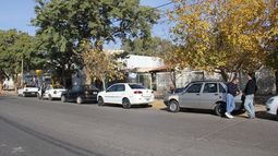 Afirman que hay más taxis y remises truchos que legales