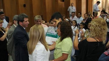 Entregaron subsidios y equipamiento tecnológico a instituciones educativas