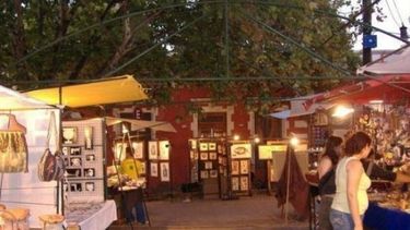 Reabre la Feria de las Pulgas en Capital: ¡el regalo para tu amigo puede estar allí!