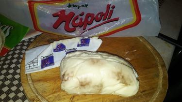 Denunció en Facebook que le vendieron queso podrido en un super sanjuanino