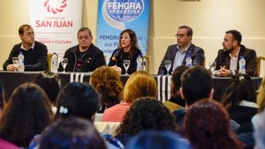 Claudia Grynszpan, ministra de Turismo y Cultura de San Juan, encabezó la primera jornada de los cursos de capacitación