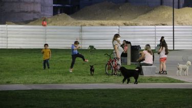 La toma de plazas y un video sin filtro de padres sanjuaninos
