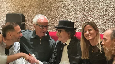 Charly García celebró su cumple rodeado de amigos y familiares. Charly García celebró su cumple rodeado de amigos y familiares.
