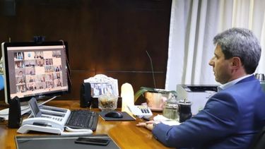 Reunión virtual entre Uñac y Alberto para analizar la situación sanitaria del país