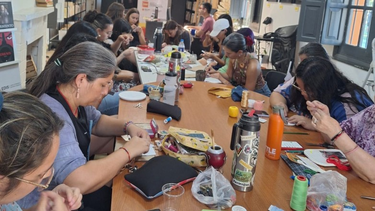 Japonés, fotobordado y escritura: los talleres que trae marzo en la Dirección de Bibliotecas Populares