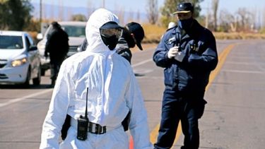 Dos policías de una comisaría concurrida y cuatro penitenciarios más tienen coronavirus Dos policías de una comisaría concurrida y cuatro penitenciarios más tienen coronavirus