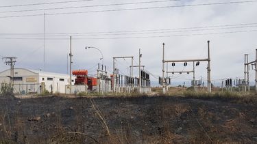 Peligroso incendio en la central eléctrica de Caucete