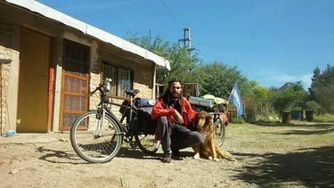 Viajaba por el país con su perro y se lo atropellaron en San Juan