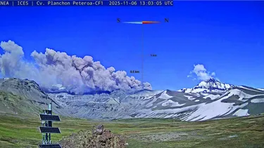 No muy lejos de San Juan: alerta por un volcán que emitió una columna de ceniza de más de 1000 metros