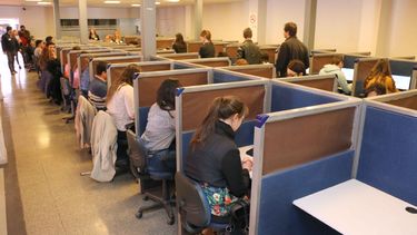 Una multitud por un trabajo: iniciaron los exámenes en el Poder Judicial
