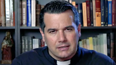 El hijo cura de un genocida condenado en San Juan, organizó un rezo frente a Olga