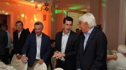 La foto más polémica de un kirchnerista, explicada por su protagonista: A mí también... La foto más polémica de un kirchnerista, explicada por su protagonista: A mí también...