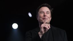 Elon Musk dice que la compra de Twitter está en suspenso. ¿Una jugada para bajarle el precio a la empresa?