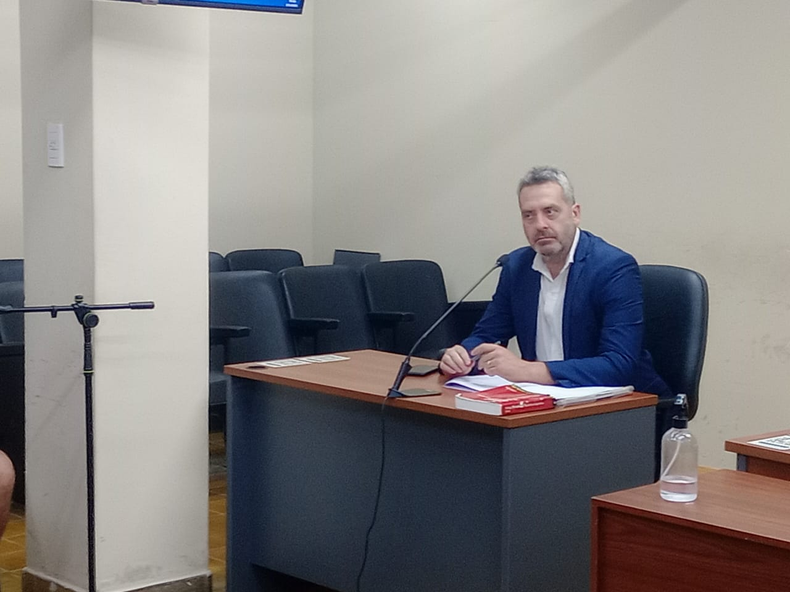 Defensor oficial Lucas Quiroga.