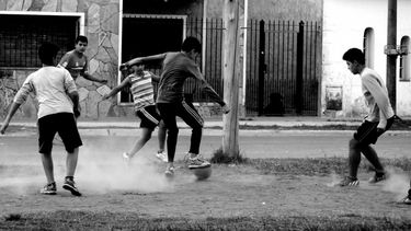 El ocaso del potrero ¿cuánto sale jugar al fútbol en San Juan?