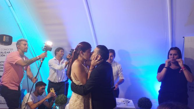 ¡Vivan los novios! Se casó la tercera pareja en la FNS