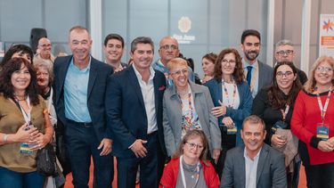 El Gobernador visitó el stand de Cuyo en la Feria Internacional del Libro en Buenos Aires