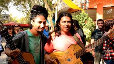 Fumata blanca entre la municipalidad y los artistas callejeros