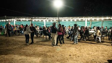 A puro baile y encuentro se vivió la Fiesta de la Chica y el Tomillo en Sierras de Chávez