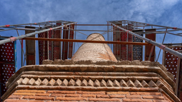 En Rivadavia trabajan para renovar por completo la estructura de la simbólica chimenea de la zona de Norte del departamento.