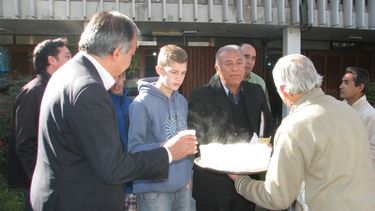 Música, sopaipillas y mate cocido para los turistas en el Carrascal