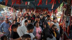 Marea de fe en la Difunta Correa: miles de promesantes coparon Vallecito en un Viernes Santo a puro sacrificio Marea de fe en la Difunta Correa: miles de promesantes coparon Vallecito en un Viernes Santo a puro sacrificio