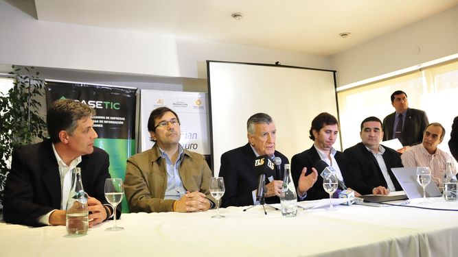 1500 sanjuaninos fueron becados para estudiar informática