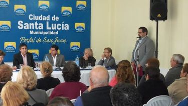 Aranda brindó una charla para los adultos mayores