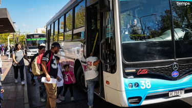La medida histórica del boleto escolar gratuito rige desde el 14 de abril en San Juan.