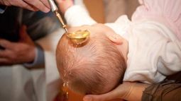 Atención católicos: entra en vigencia una nueva norma para el bautismo