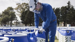 Las nuevas garrafas plásticas ultra livianas de YPF aún no llegan a San Juan y su uso domiciliario no tiene fecha prevista.(foto: Ambito) Las nuevas garrafas plásticas ultra livianas de YPF aún no llegan a San Juan y su uso domiciliario no tiene fecha prevista.(foto: Ambito)