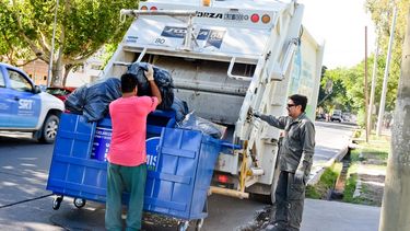 Para la Fiesta Nacional del Sol, se reciclan materiales para hacer la utilería