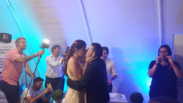 Los sanjuaninos apuestan al amor: 25 parejas se casaron en la FNS y una se llevó la Luna de Miel
