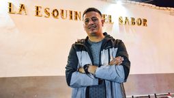 Jonatan Páez, delante de su emprendimiento en la esquina de Comandanta Cabot e Hipólito Yrigoyen (ex San Miguel). Jonatan Páez, delante de su emprendimiento en la esquina de Comandanta Cabot e Hipólito Yrigoyen (ex San Miguel).