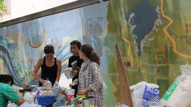 Pintan un mural gigante en pleno centro