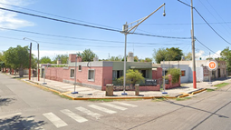 Ladrones encañonaron a un ciclista en la Benavidez y lo dejaron a pie y sin su iPhone Ladrones encañonaron a un ciclista en la Benavidez y lo dejaron a pie y sin su iPhone