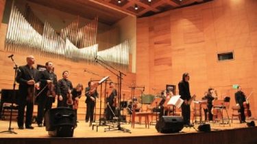 Camerata San Juan con el solista venezolano Efraín Lara