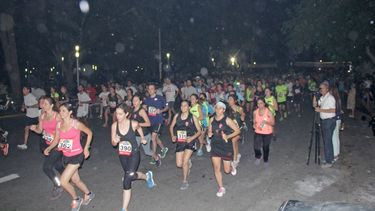 Gran cantidad de santaluceños corrieron de noche