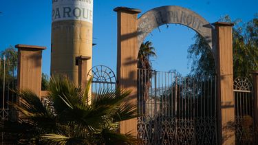 La imponente bodega El Parque, historia pura de Caucete. Foto: Leandro Porcel.