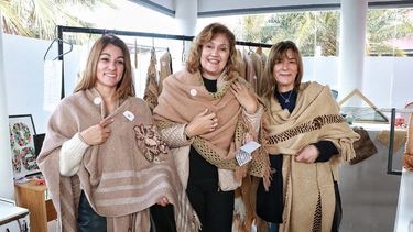 Estas son las tejedoras que compiten para ganar con La mejor ruana sanjuanina