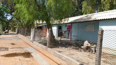 Cuál es el argumento de las personas que viven en los terrenos frente al Teatro Bicentenario