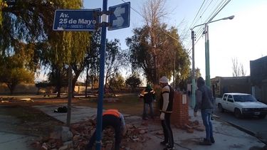 Revuelo por una plaza en el corazón de Jáchal que están destruyendo para ocupar el terreno