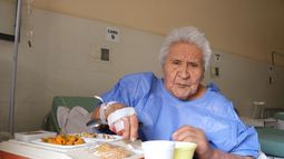 Al final fueron a buscar a la anciana al Marcial Quiroga, y la llevan a un geriátrico