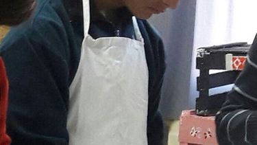 A un joven discapacitado le vaciaron un ojo y Media Agua se moviliza para ayudarlo