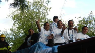 Lágrimas y cantos, en la reivindicación a los héroes que llegó 34 años después de la guerra