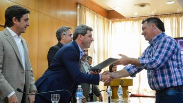 Entregaron nuevas licencias a conductores de taxis y remises: en dos años suman 383