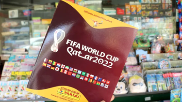 Llegaron figuritas del mundial y las avivadas sanjuaninas están a la orden del día