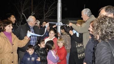 Capital y Rivadavia se unieron para dar más luz a calles muy transitadas