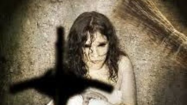 La chica no está poseída, es esquizofrénica